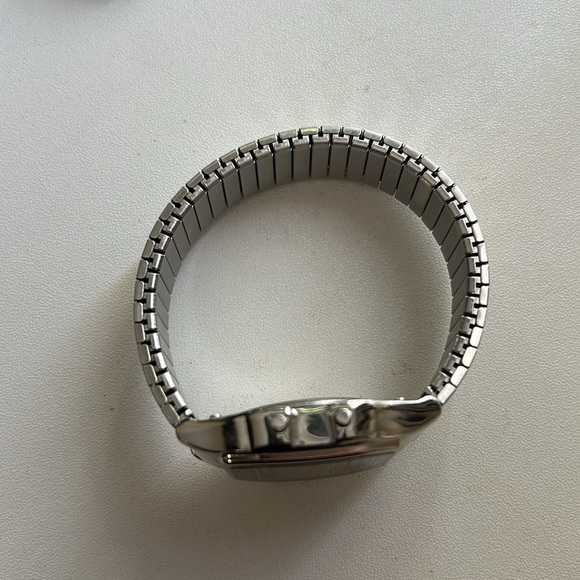 Timex Silver Smartwatch with Advanced Features - Picture 4 of 7